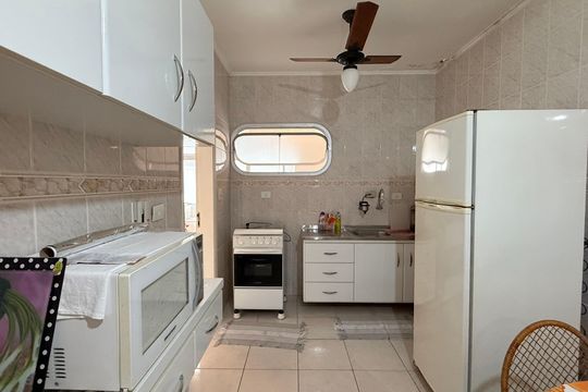 Cozinha de apartamento para alugar com 3 quartos, 120m² em Balneario Cidade Atlantica, Guarujá