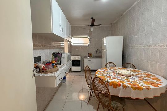 Cozinha de apartamento para alugar com 3 quartos, 120m² em Balneario Cidade Atlantica, Guarujá