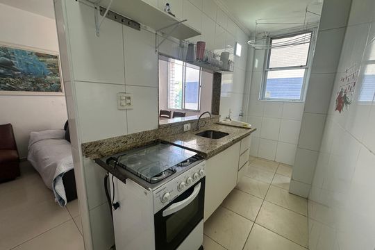 Cozinha de apartamento para alugar com 1 quarto, 51m² em Centro, São Vicente