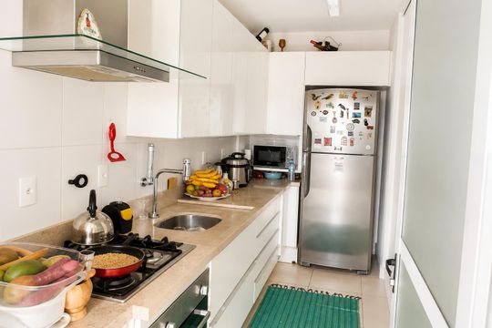 Cozinha de apartamento para alugar com 2 quartos, 80m² em Pantanal, Florianópolis