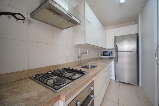 Cozinha de apartamento para alugar com 2 quartos, 80m² em Pantanal, Florianópolis