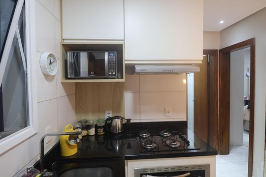 Cozinha - Armários de casa de condomínio para alugar com 2 quartos, 70m² em Niterói, Canoas