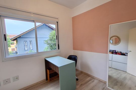 Quarto de apartamento para alugar com 3 quartos, 66m² em Ipanema, Porto Alegre