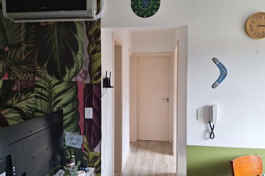 Corredor de apartamento para alugar com 3 quartos, 66m² em Ipanema, Porto Alegre