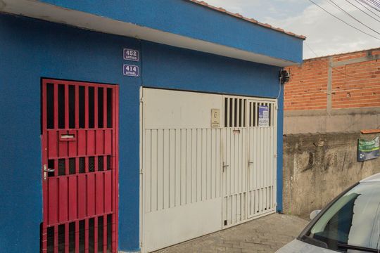 Fachada de casa para alugar com 1 quarto, 49m² em Jardim Petroni, São Bernardo do Campo