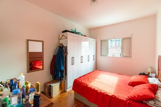 Suíte  de casa à venda com 3 quartos, 180m² em Jabaquara, São Paulo