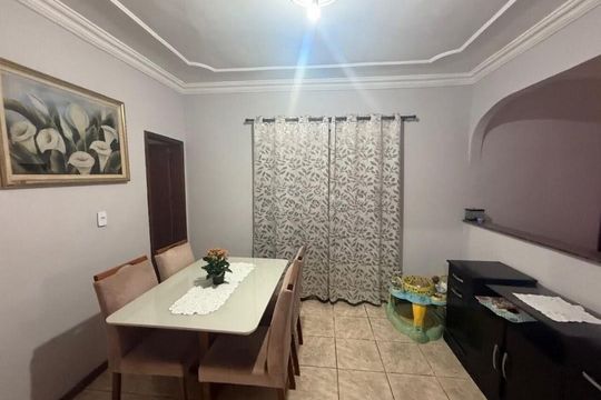 Casa à venda com 10 quartos, 360m² em Industrial, Contagem