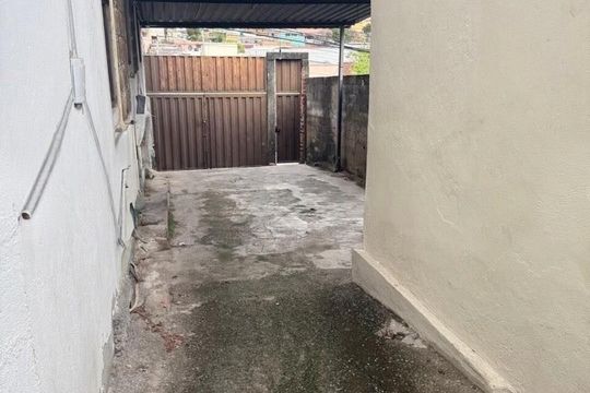 Área externa de casa à venda com 10 quartos, 360m² em Industrial, Contagem