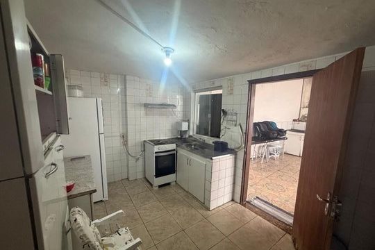 Cozinha de casa à venda com 10 quartos, 360m² em Industrial, Contagem
