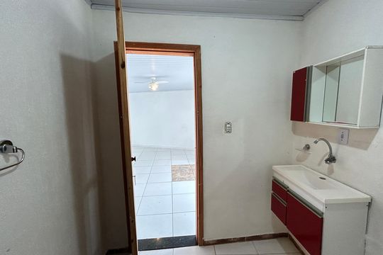 Banheiro social de casa para alugar com 1 quarto, 58m² em Vila Valqueire, Rio de Janeiro