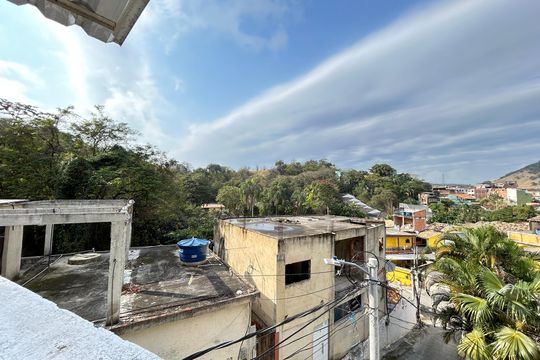 Vista da área externa de casa para alugar com 1 quarto, 58m² em Vila Valqueire, Rio de Janeiro