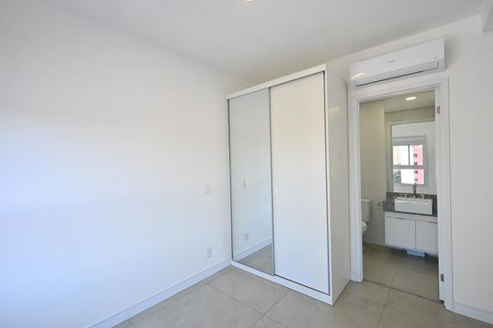 Suíte de apartamento para alugar com 2 quartos, 59m² em Vila Progredior, São Paulo