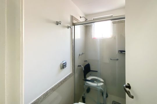 Banheiro de apartamento à venda com 4 quartos, 140m² em Centro, Belo Horizonte