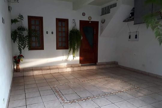 Fachada de casa para alugar com 3 quartos, 180m² em Brás, São Paulo