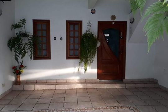 Fachada de casa para alugar com 3 quartos, 180m² em Brás, São Paulo
