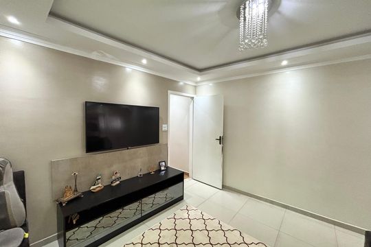 Sala de casa para alugar com 3 quartos, 130m² em Jardim Angelina, Ferraz de Vasconcelos