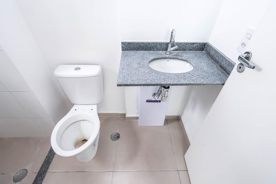 Banheiro de kitnet/studio para alugar com 1 quarto, 24m² em Vila Mariana, São Paulo