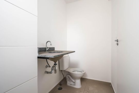 Banheiro de kitnet/studio à venda com 1 quarto, 28m² em Vila Mariana, São Paulo
