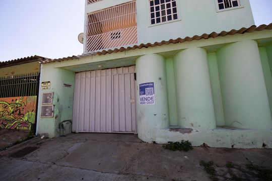 Fachada de casa à venda com 4 quartos, 398m² em Ceilândia, Brasília