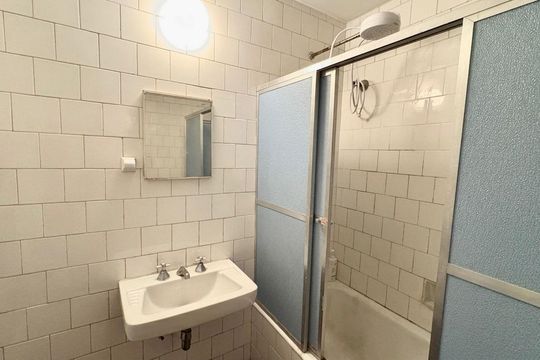 Banheiro  de apartamento à venda com 2 quartos, 88m² em Funcionários, Belo Horizonte