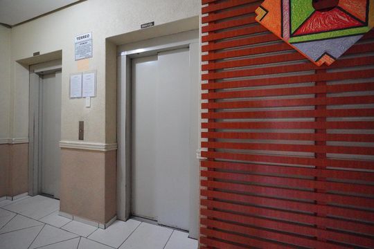Elevador de apartamento para alugar com 2 quartos, 55m² em Areias, São José