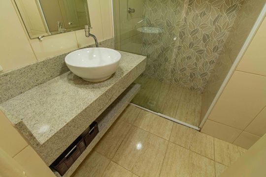 Banheiro de kitnet/studio para alugar com 0 quarto, 32m² em Vila Mariana, São Paulo