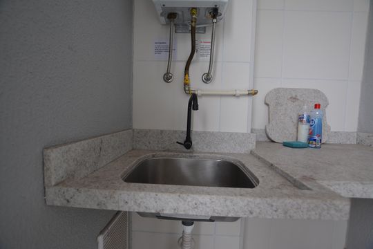 AREA DE SERVIÇO de apartamento para alugar com 2 quartos, 49m² em Jardim Peri Peri, São Paulo