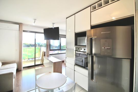 Cozinha de apartamento para alugar com 1 quarto, 33m² em Vila Madalena, São Paulo