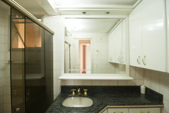Banheiro de apartamento à venda com 3 quartos, 74m² em Piqueri, São Paulo