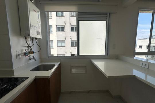Área de Serviço de apartamento para alugar com 1 quarto, 43m² em Jardim Tupanci, Barueri