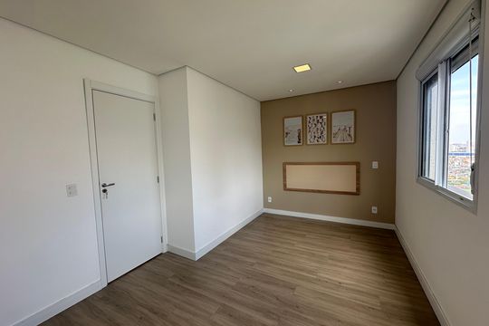 Quarto de apartamento para alugar com 1 quarto, 43m² em Jardim Tupanci, Barueri
