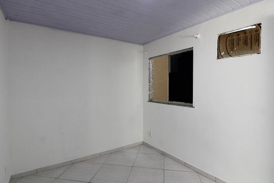Quarto de apartamento para alugar com 1 quarto, 35m² em Jardim Olinda, Cabo Frio