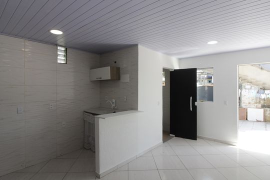 Sala/Cozinha de apartamento para alugar com 1 quarto, 35m² em Jardim Olinda, Cabo Frio