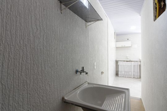 Área de Serviço de apartamento para alugar com 1 quarto, 35m² em Jardim Olinda, Cabo Frio