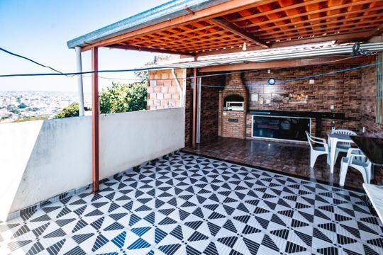 Casa para alugar com 4 quartos, 150m² em Europa, Belo Horizonte