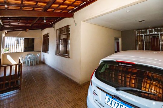 Garagem de casa para alugar com 4 quartos, 150m² em Europa, Belo Horizonte