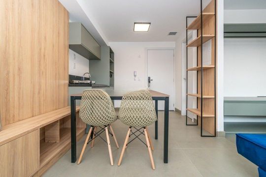 Sala/Cozinha de apartamento à venda com 1 quarto, 24m² em Rio Branco, Porto Alegre