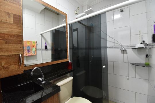 Banheiro 2 de casa para alugar com 3 quartos, 130m² em Parque da Fonte, São José dos Pinhais