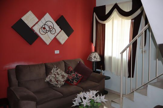 Sala de casa à venda com 2 quartos, 90m² em Parque dos Bancarios, São Paulo