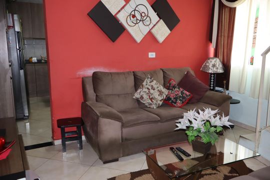 Casa à venda com 2 quartos, 90m² em Parque dos Bancarios, São Paulo