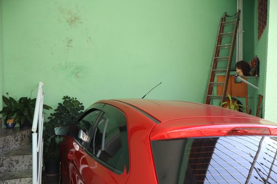 Garagem de casa à venda com 2 quartos, 90m² em Parque dos Bancarios, São Paulo