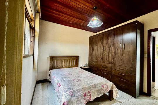 Quarto de casa à venda com 3 quartos, 260m² em Lagoinha, Belo Horizonte