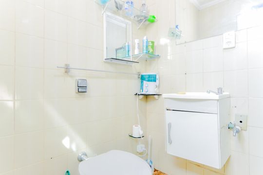 Banheiro  de kitnet/studio para alugar com 1 quarto, 30m² em Jardim Bananal, Guarulhos