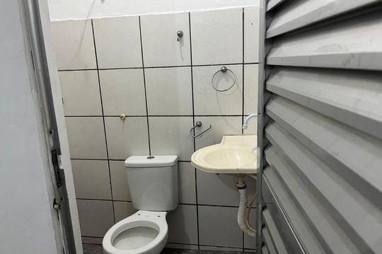 Banheiro de casa para alugar com 2 quartos, 90m² em Taquara, Rio de Janeiro