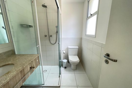 Banheiro 1 de apartamento para alugar com 4 quartos, 120m² em Parque dos Principes, São Paulo