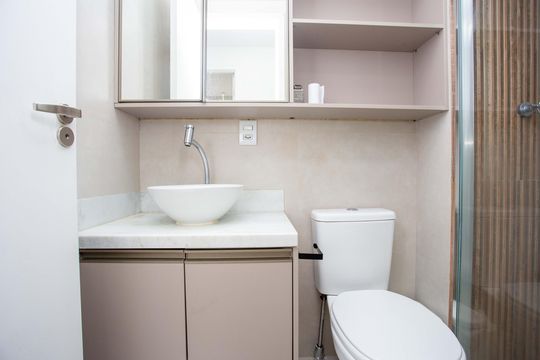 Banheiro de apartamento à venda com 2 quartos, 46m² em Centro, Diadema