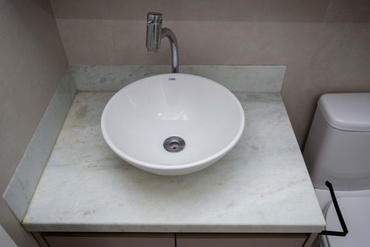 Banheiro de apartamento à venda com 2 quartos, 46m² em Centro, Diadema