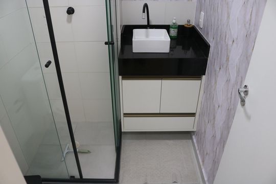 Banheiro de apartamento para alugar com 2 quartos, 42m² em Barra Funda, São Paulo