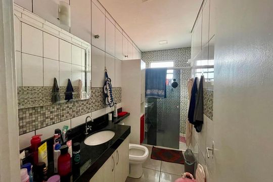 Banheiro de casa à venda com 2 quartos, 99m² em Vila Industrial (Campinas), Campinas