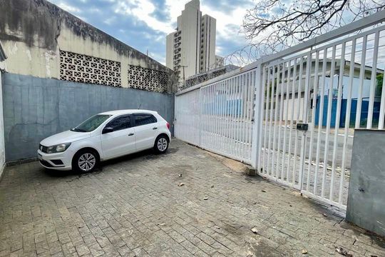 Garagem de casa à venda com 2 quartos, 99m² em Vila Industrial (Campinas), Campinas